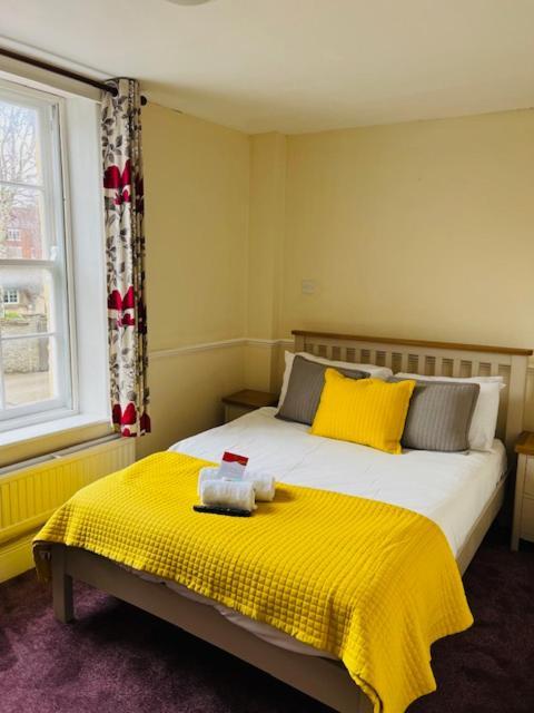 Crown Hotel Brackley Zewnętrze zdjęcie