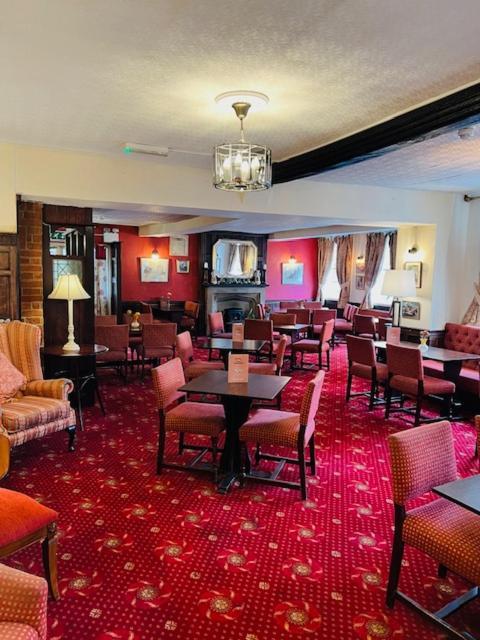 Crown Hotel Brackley Zewnętrze zdjęcie